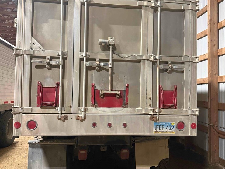 1991-peterbilt-grain-truck-image-2
