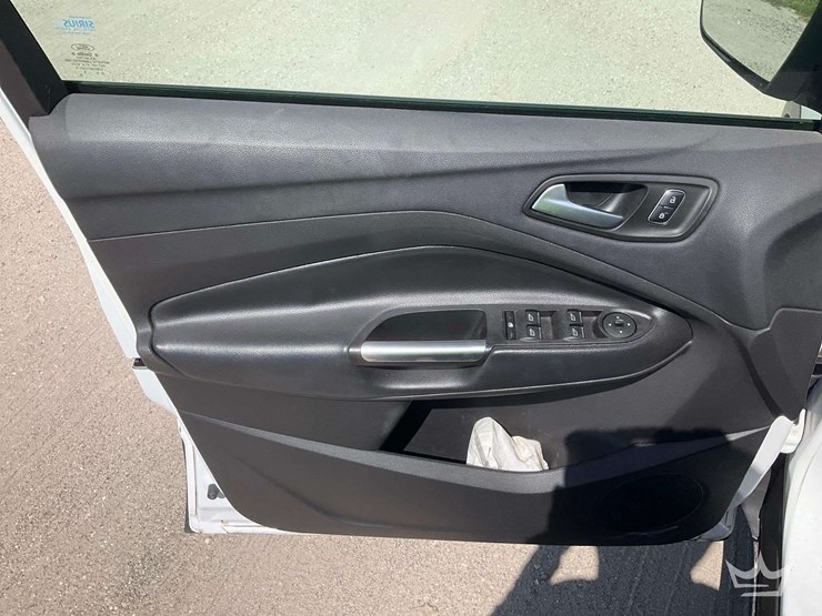 2017-ford-escape-image-10