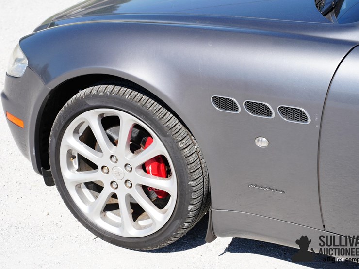 run-#43---2005-maserati-quattroporta-sedan-image-13