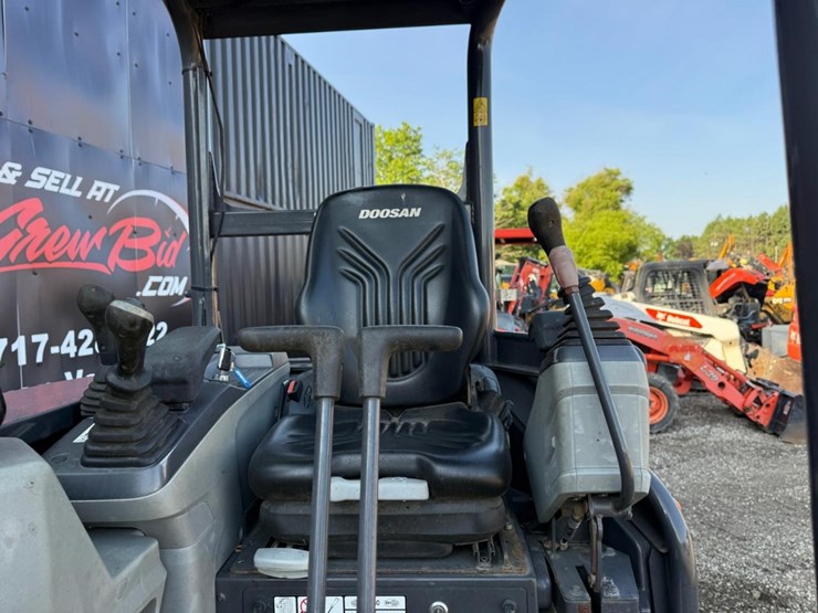 2022-doosan-dx35z-image-17