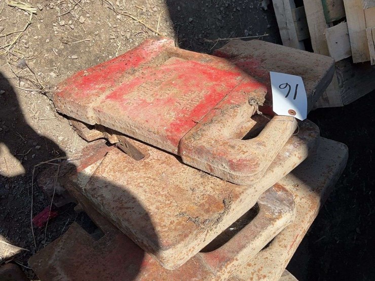 (4)-international-harvester-tractor-front-suitcase-weights-image-2