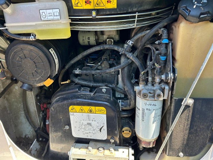 2021-bobcat-t64-image-15