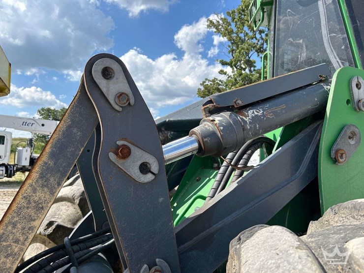 2021-deere-843l-image-21