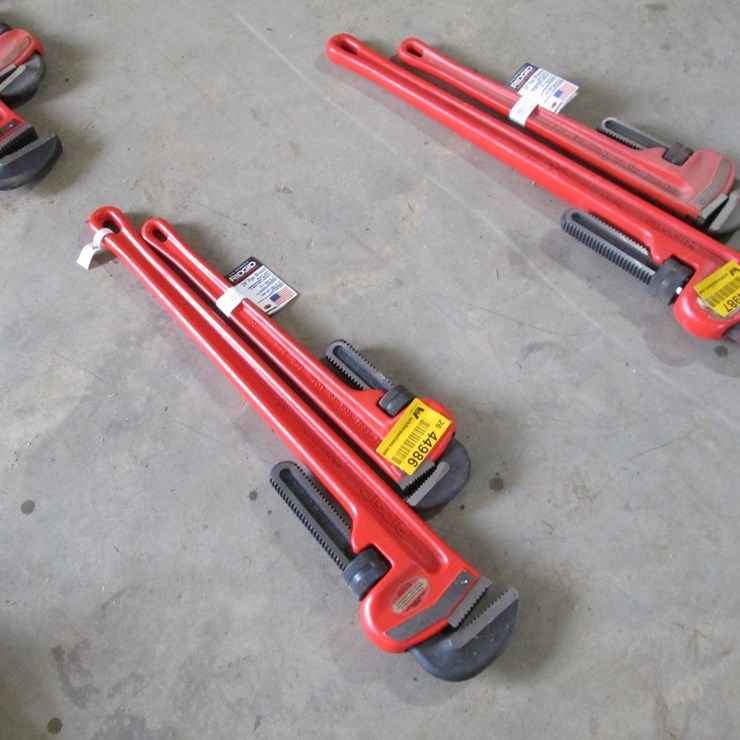 #44986 • Lot of (2) Unused Rigid 36"& 24" Pipe Wrenches INV#44986