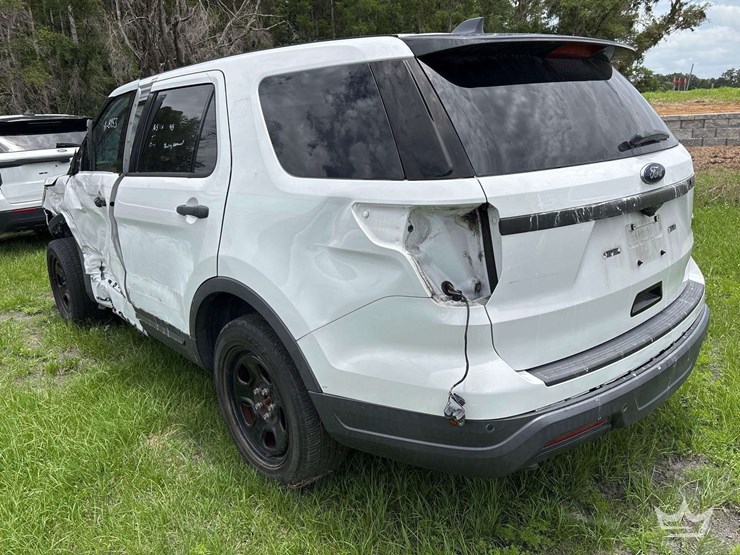 2019-ford-explorer-image-4