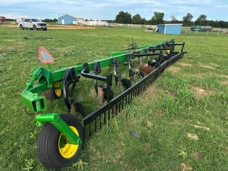 john-deere-3700-image-12