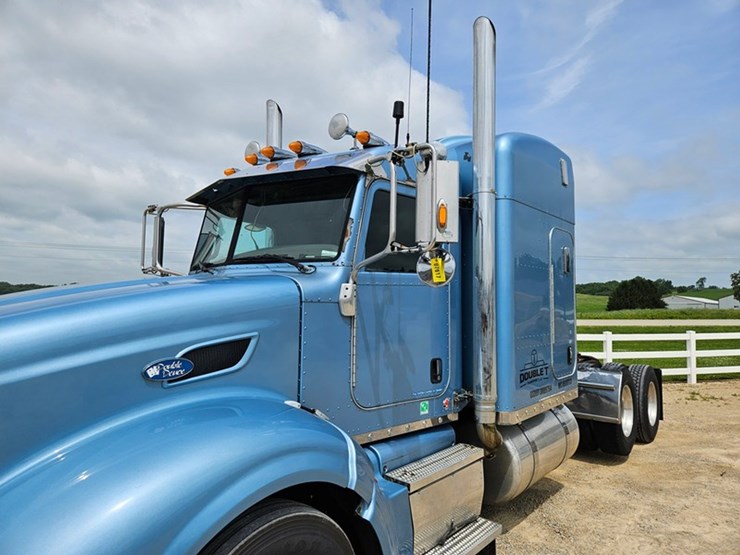 2006-peterbilt-386-image-14