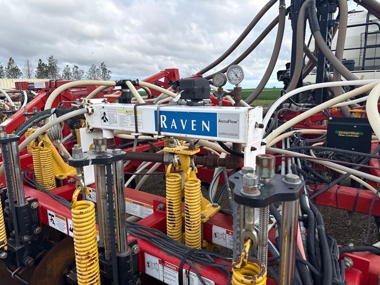 2006-bourgault-8710-air-seeder-image-31