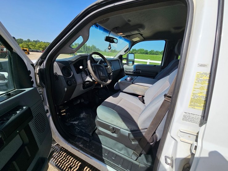 2011-ford-f350-image-18