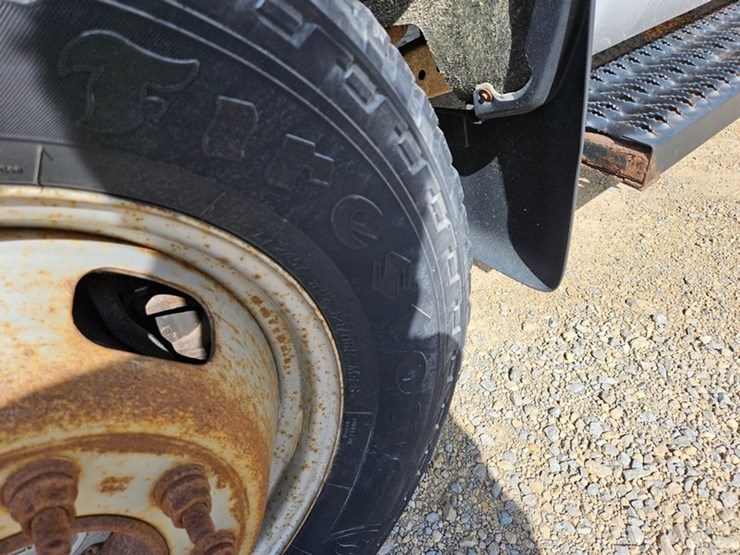 2011-ford-f350-image-38