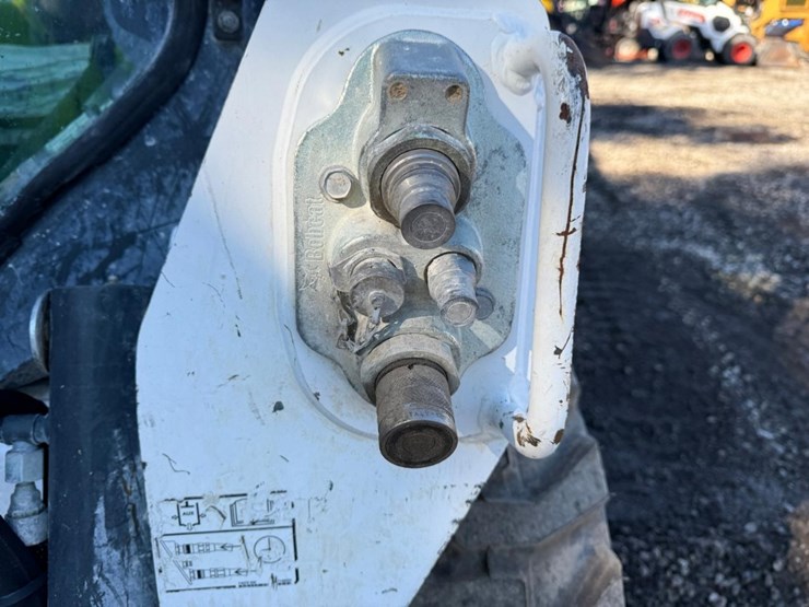 2019-bobcat-s550-image-11
