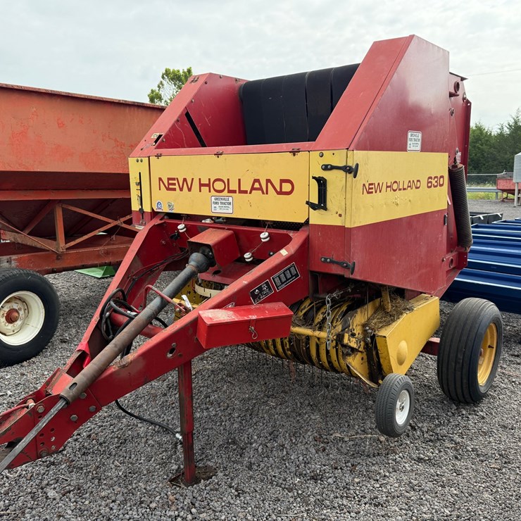 NEW HOLLAND 630