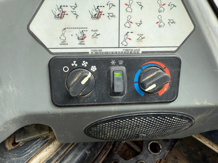 2019-bobcat-t595-image-26