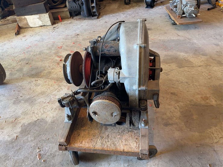 kiekhaefer-mercury-engine-image-2