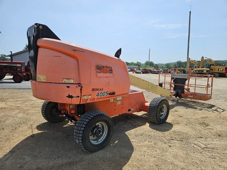 2015-jlg-400s-image-5