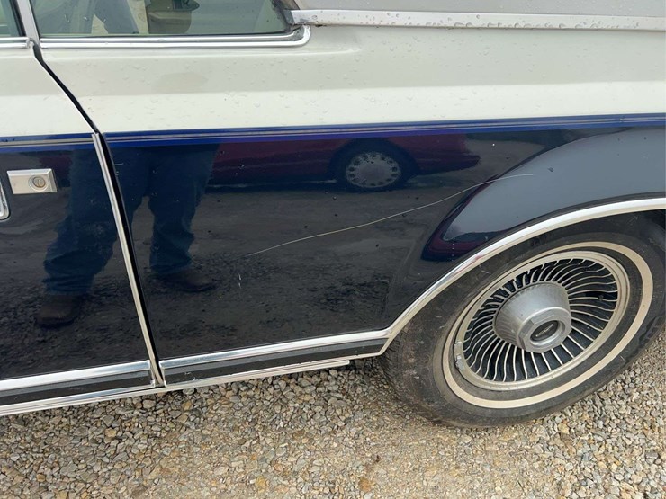 1979-lincoln-continental-mark-v-image-23