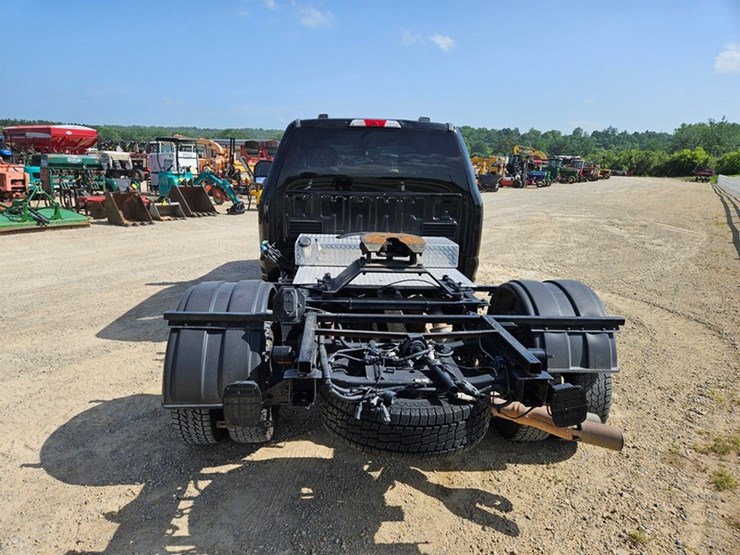 2021-ford-f350-image-4