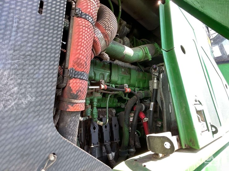 2021-deere-843l-image-8