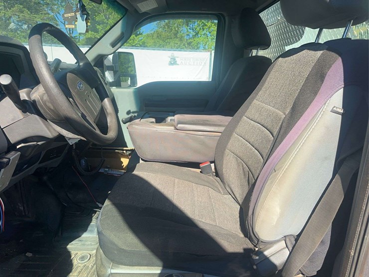 2012-ford-f550-image-24