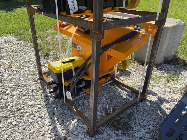 giyi-ad680-hydraulic-pile-hammer-image-5
