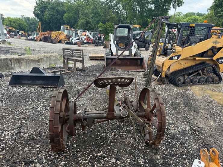 john-deere-60-image-4