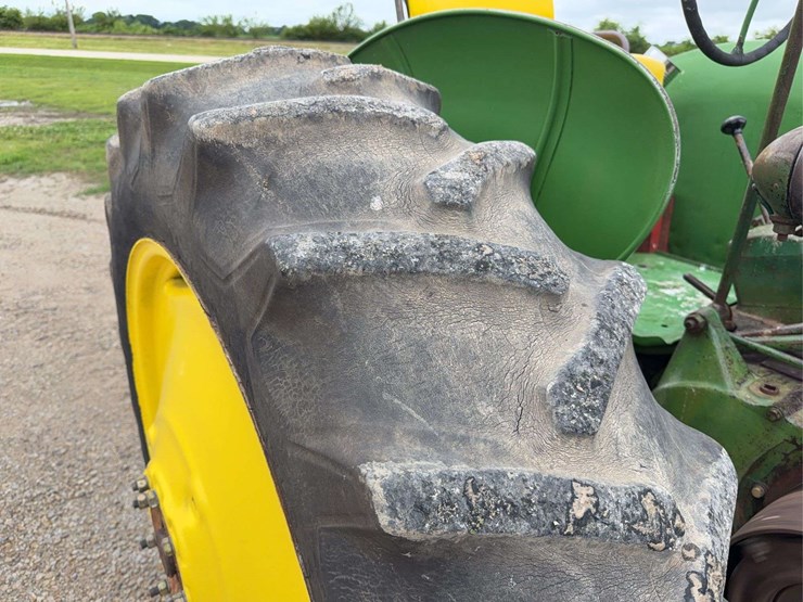 john-deere-60-image-30