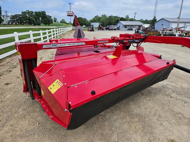 massey-ferguson-1359-image-15