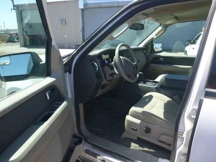 2014-ford-expedition-image-5