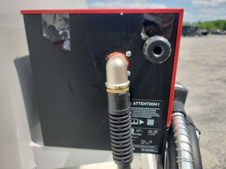 am-tank-fuel-tank-with-pump/nozzle-(2376-gallon/8995-litre)-image-7
