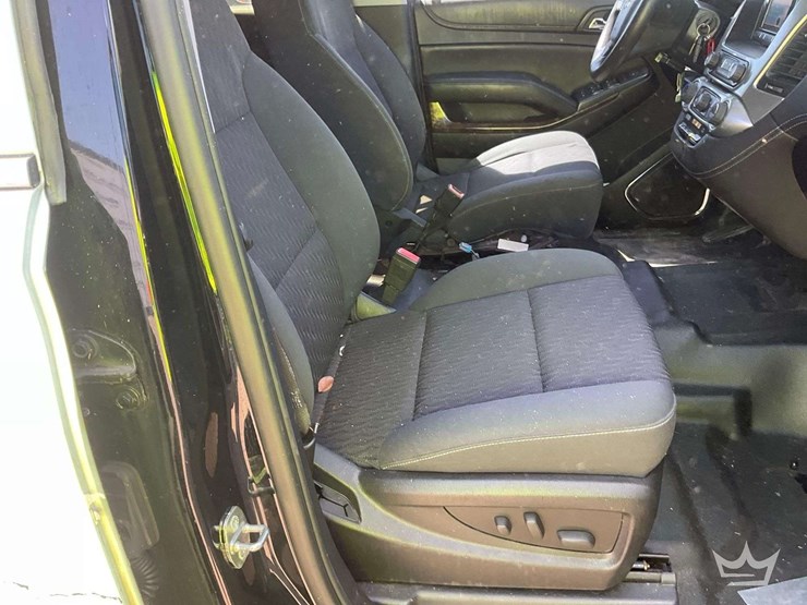 2015-chevrolet-tahoe-image-26