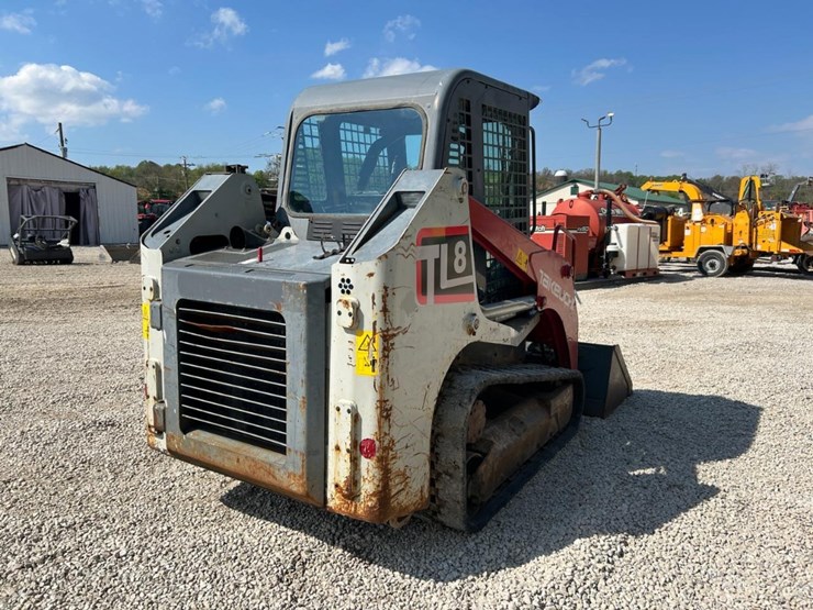2016-takeuchi-tl8-image-4