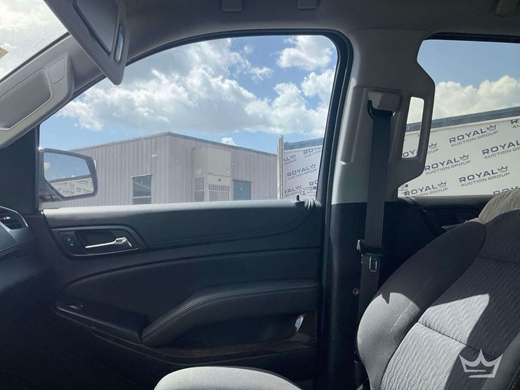 2020-chevrolet-tahoe-image-16