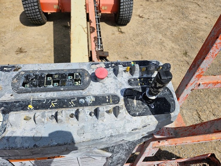2015-jlg-400s-image-13