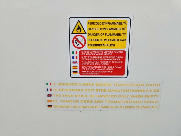 am-tank-fuel-tank-with-pump/nozzle-(1050-gallon/4000-litre)-image-8