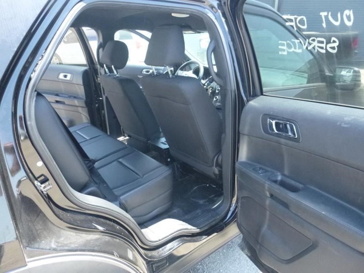 2017-ford-explorer-image-8