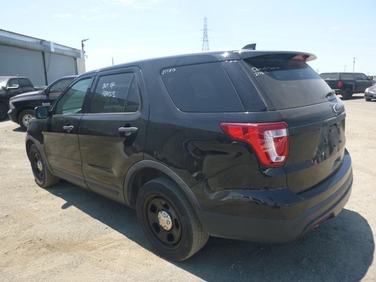 2017-ford-explorer-image-4