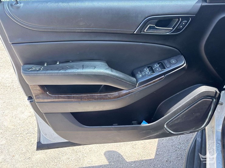 2019-chevrolet-tahoe-image-5