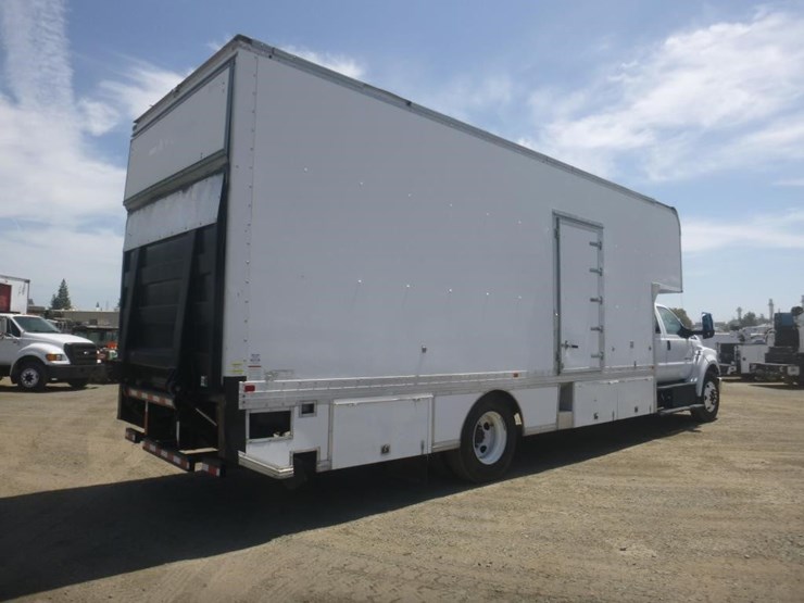2016-ford-f650-xlt-image-3