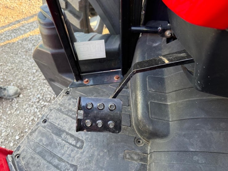 massey-ferguson-4710-image-25