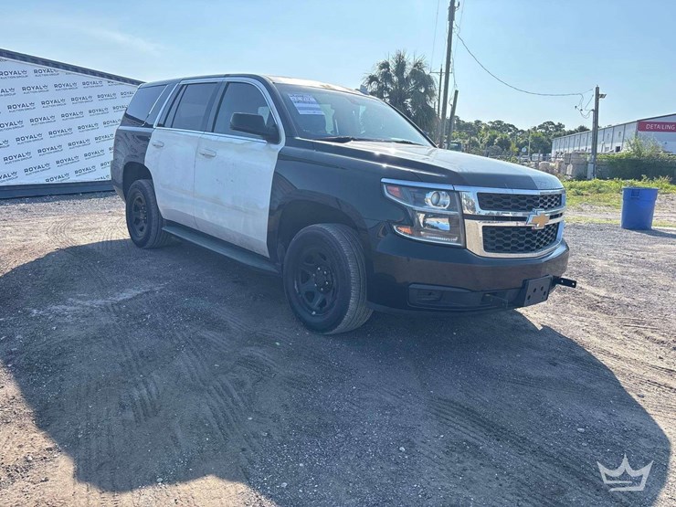 2018-chevrolet-tahoe-image-2