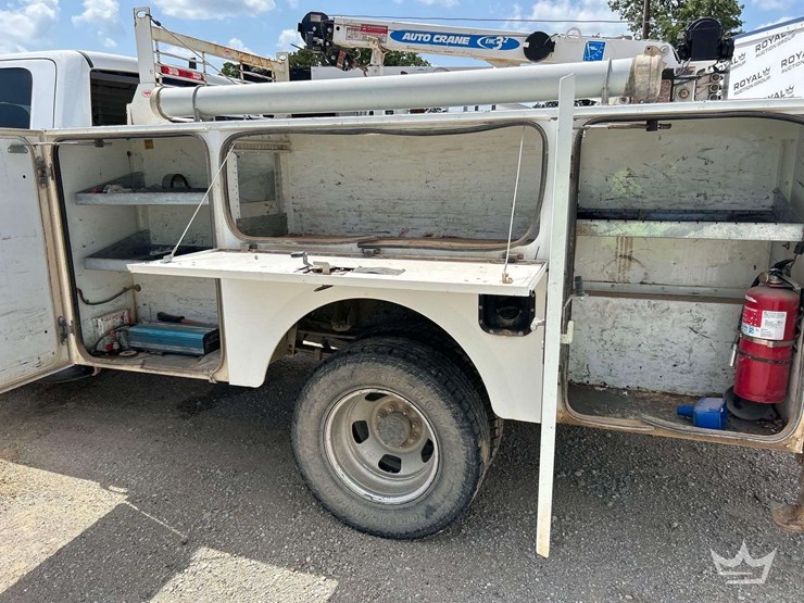 2018-dodge-3500-image-23