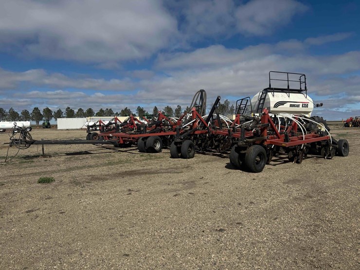 2006-bourgault-8710-air-seeder-image-3