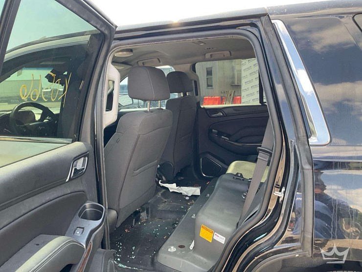 2018-chevrolet-tahoe-image-19