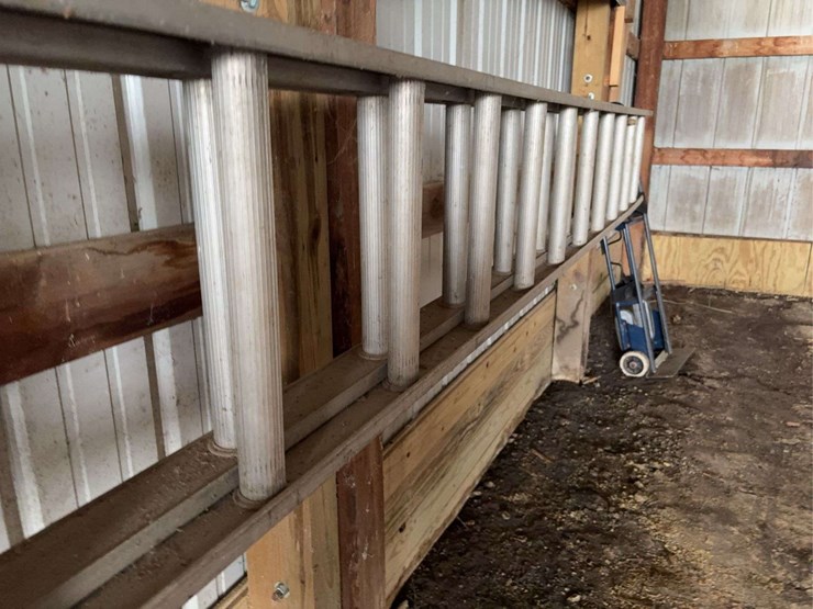 aluminum-extension-ladder-image-3