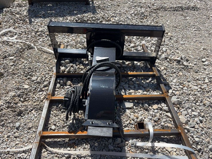 giyi-sg45-skid-steer-hydraulic-stump-grinder-attachment-image-8