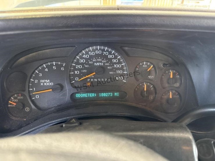 2006-chevrolet-silverado-3500-image-18