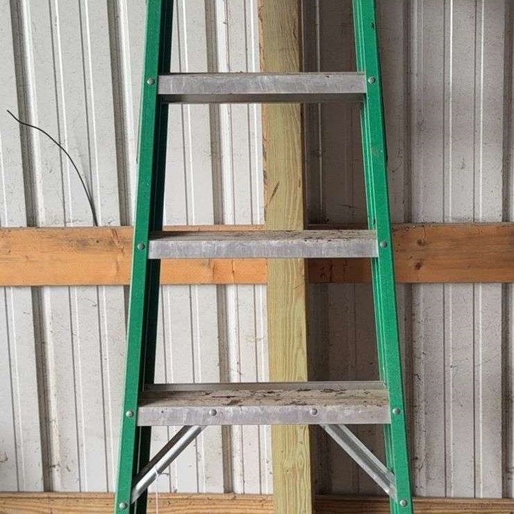 Keller Fiberglass Stepladder