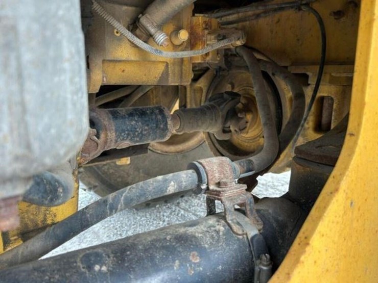 2016-caterpillar-938k-image-58
