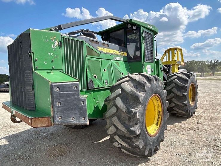 2021-deere-843l-image-3