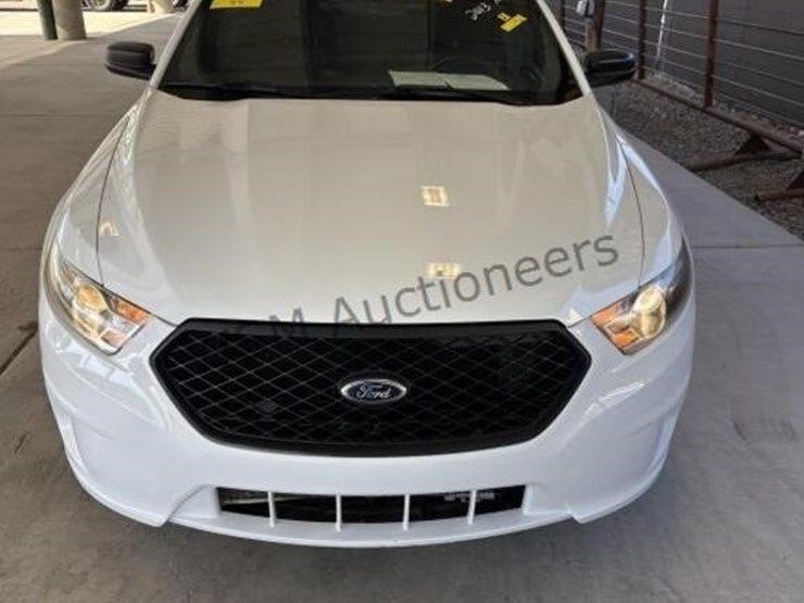 2013-ford-taurus-sdn-image-3